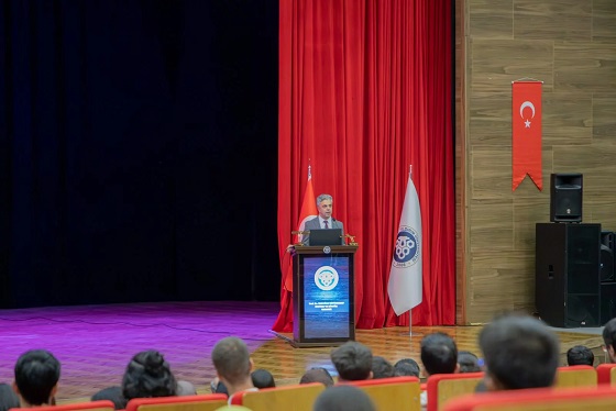 Erzincan Binali Yıldırım Üniversitesi’ne yeni kayıt yaptıran öğrencilerin üniversite yaşamına