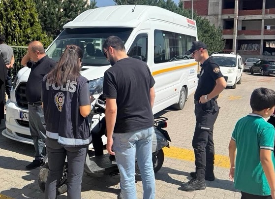 Erzincan İl Emniyet Müdürlüğü ekipleri, öğrencilerin güvenli bir eğitim ortamında
