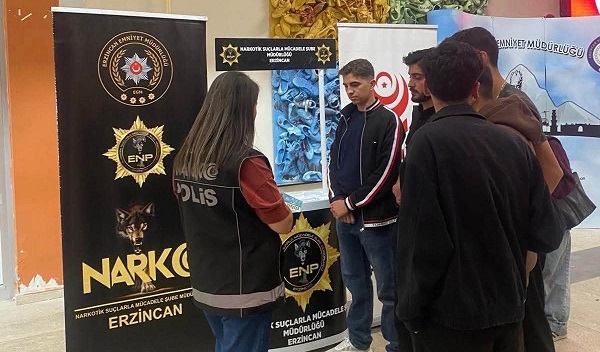 Erzincan’da polis ekipleri tarafından yürütülen bilgilendirme çalışmaları kapsamında 5 bin