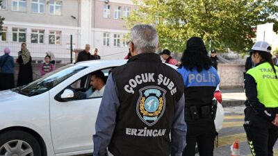 Erzincan’da Okul Çevrelerinde Güvenlik Denetimi Erzincan’da çocuk ve gençlerin güvenliğini sağlamak amacıyla okul çevrelerinde gerçekleştirilen