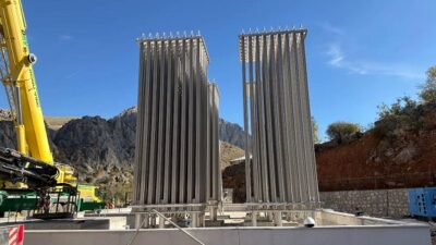 Kemaliye’de Doğalgaz, Restorasyon ve Sokak Sağlıklaştırma Çalışmaları Sürüyor Erzincan’ın Kemaliye ilçesinde doğalgaz altyapısından tarihî yapıların restorasyonuna, yol bakımından
